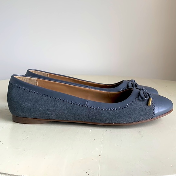 Lands’ End Gray Suede Ballet Flats with Toe Cap & Bow Detail - Picture 3 of 12